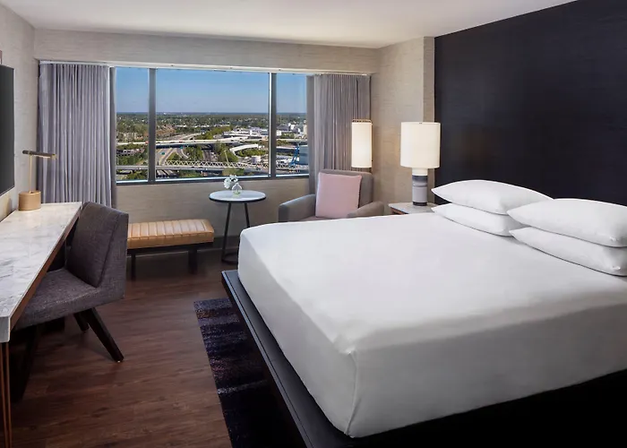 Hyatt Regency 3*